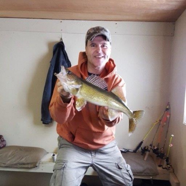 Ice Fishing & Sleeper House  Lakeroad Lodge, Lake of the Woods, MN